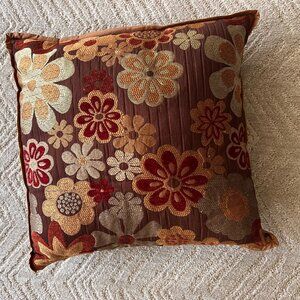 16x16in snazzy accent pillow